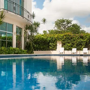 https://boutique-house-cancun.quintano-roohotels.com